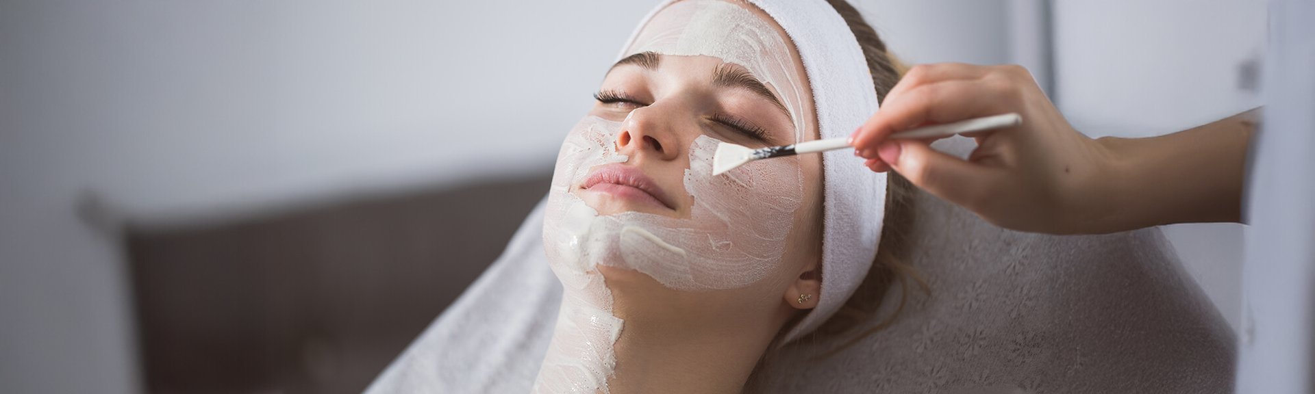 Peeling enzymatyczny w gabinecie medycyny estetycznej
